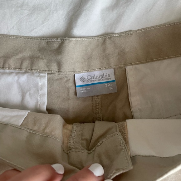 COLUMBIA TAN SHORTS - Picture 4 of 4